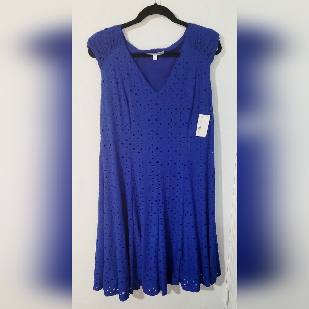 NWT Sabrina Blue 1X Sleeveless Blue Midi dress